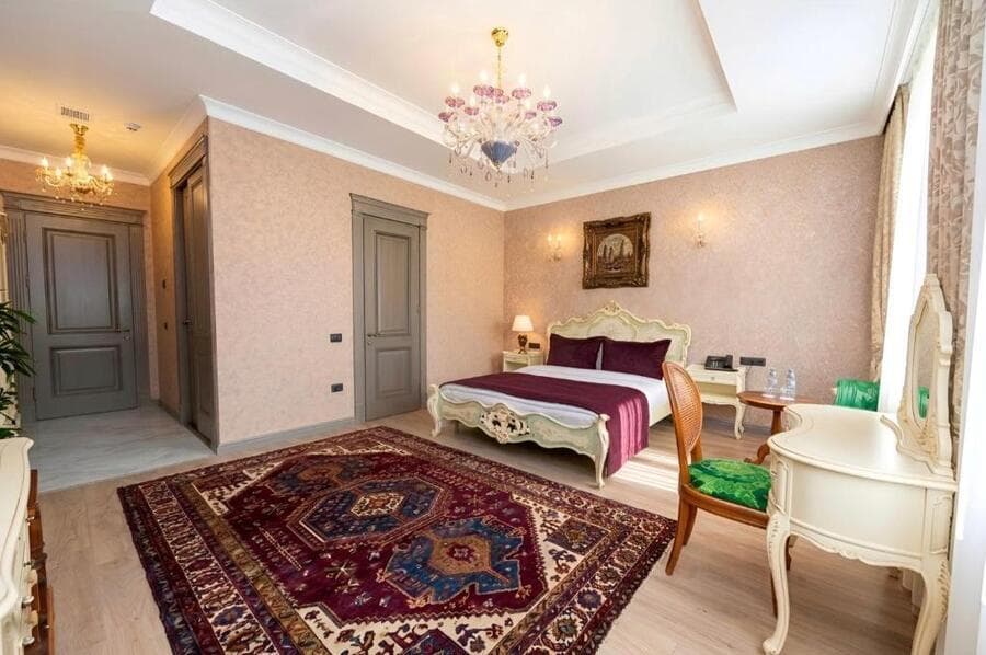 West Inn Hotel & Restaurant Baku
